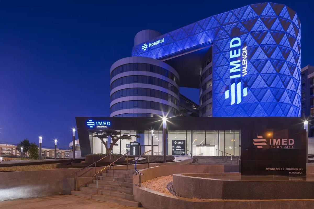 Fachada del hospital Imed Valencia en Burjassot.