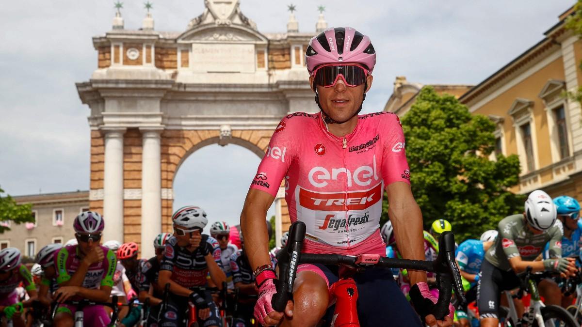 Juanpe López sigue como líder del Giro 2022