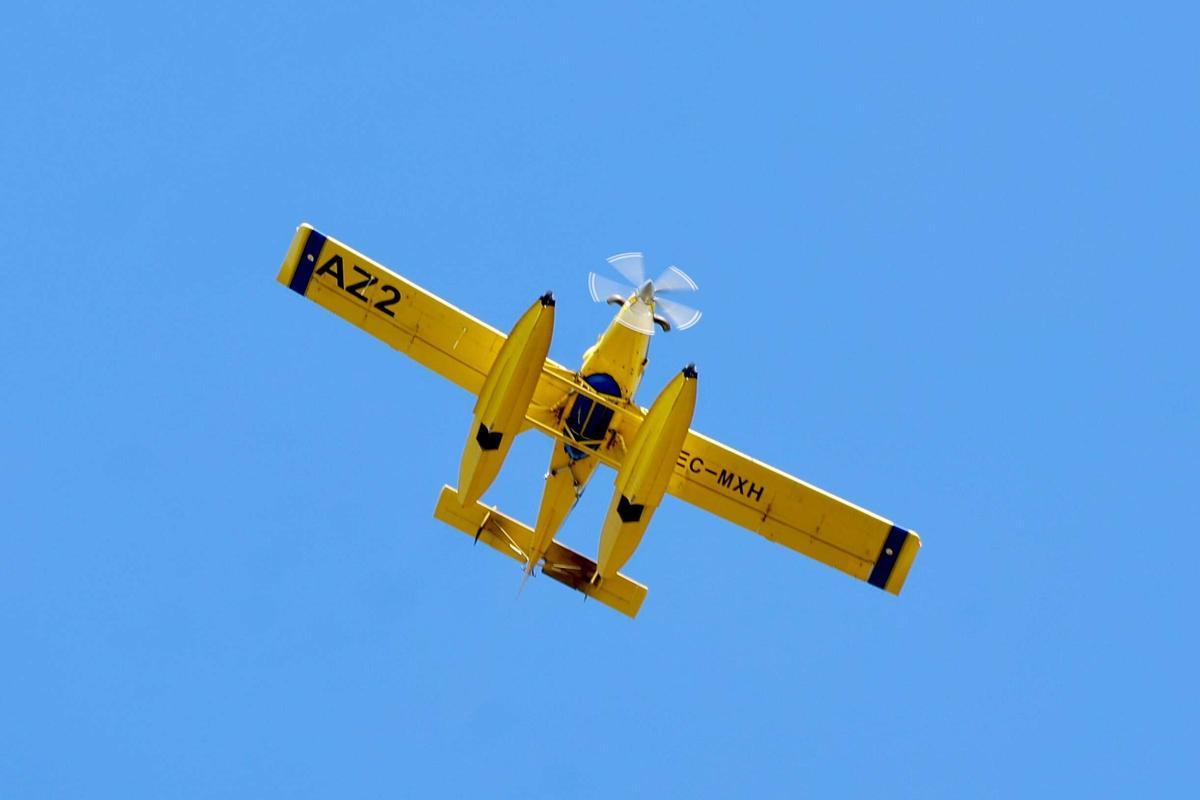 Un medio aéreo trabaja en Gátova