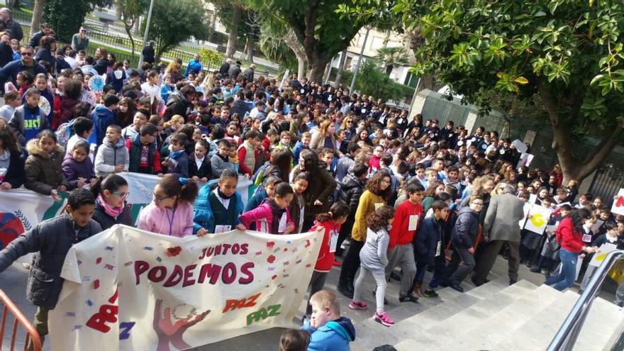 Escolares de Callosa salen a la calle para pedir paz