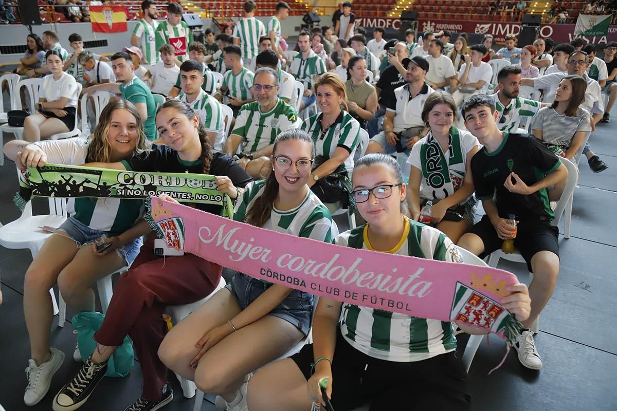 Play off de ascenso | La afición cordobesista en Vista Alegre, en imágenes