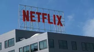 Cómo afectará (o no) a Netflix la doble huelga de Hollywood 