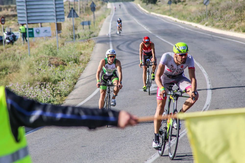 Gustavo Rodríguez y Anna Noguera ganan el Triatlón de Orihuela