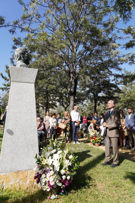 Ofrenda floral en homenaje a José María Martín Carpena