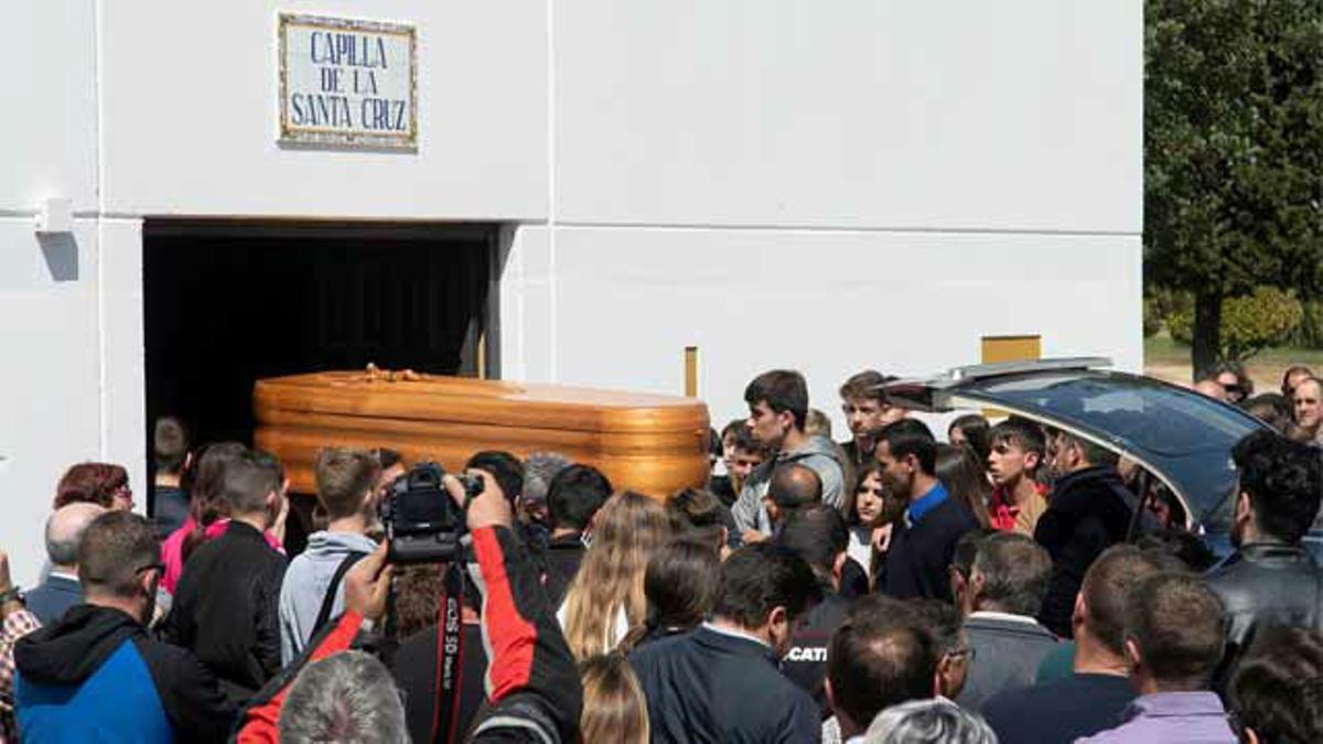 Despiden al grito de "campeón, campeón" al joven piloto fallecido en Jerez