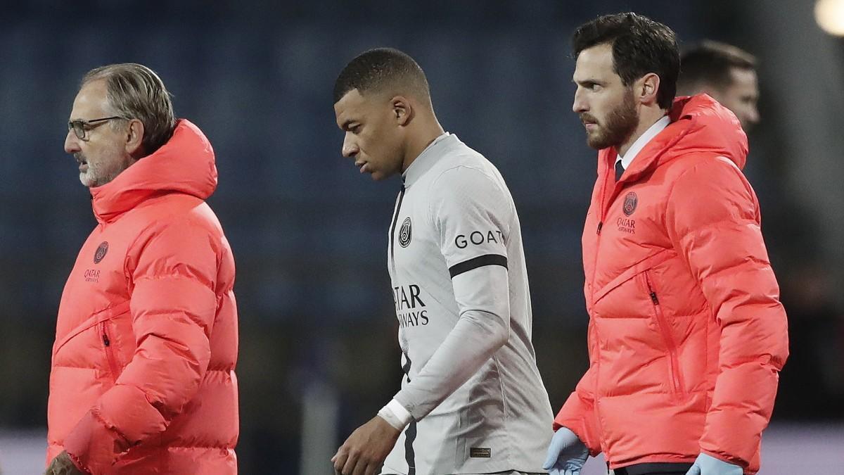 Mbappé, al salir del campo