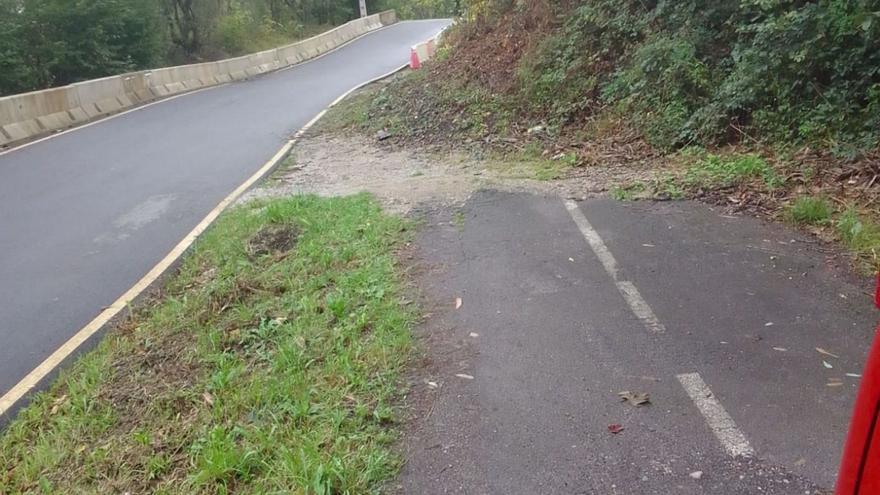 Senda peatonal del Valle de Samuño, cortada por el argayo de 2021. | LNE