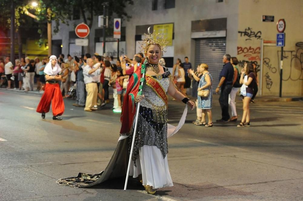 Desfile de Moros y Cristianos por las calles de Mu