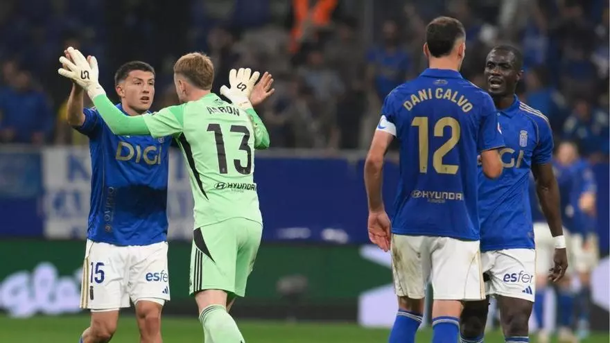 El Real Oviedo reacciona con un golazo de Ilyas Chaira