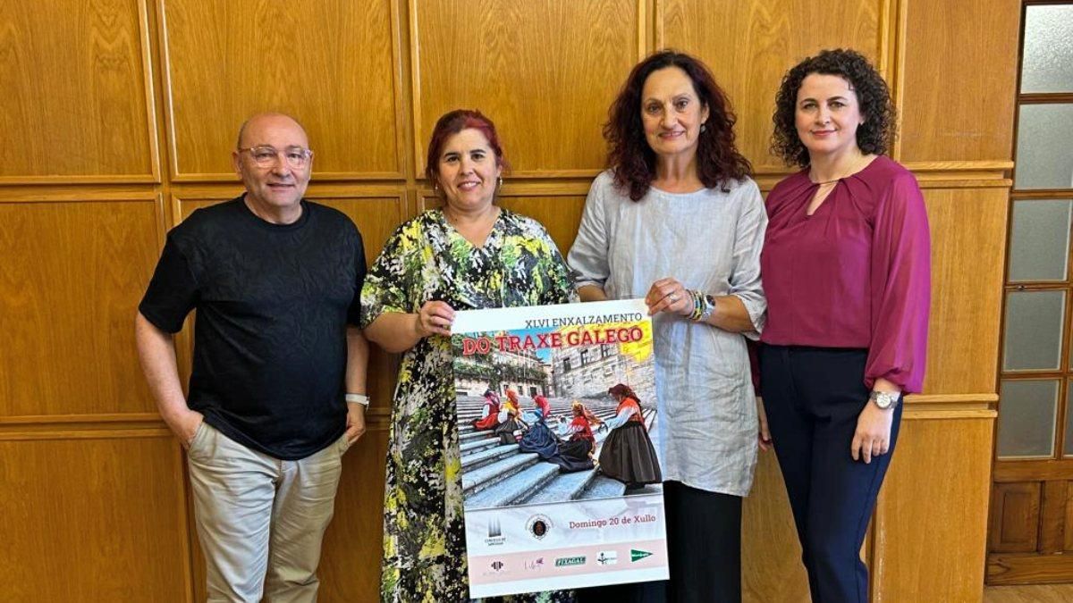Por la izquierda: Aurelio Gianzo, Pilar Lueiro, Consuelo Vázquez y Eva Calvo.