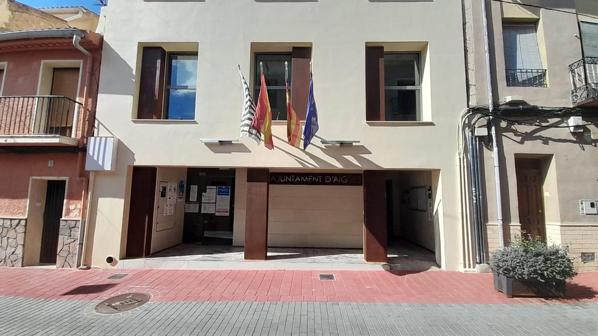 Fachada del Ayuntamiento de Aigües