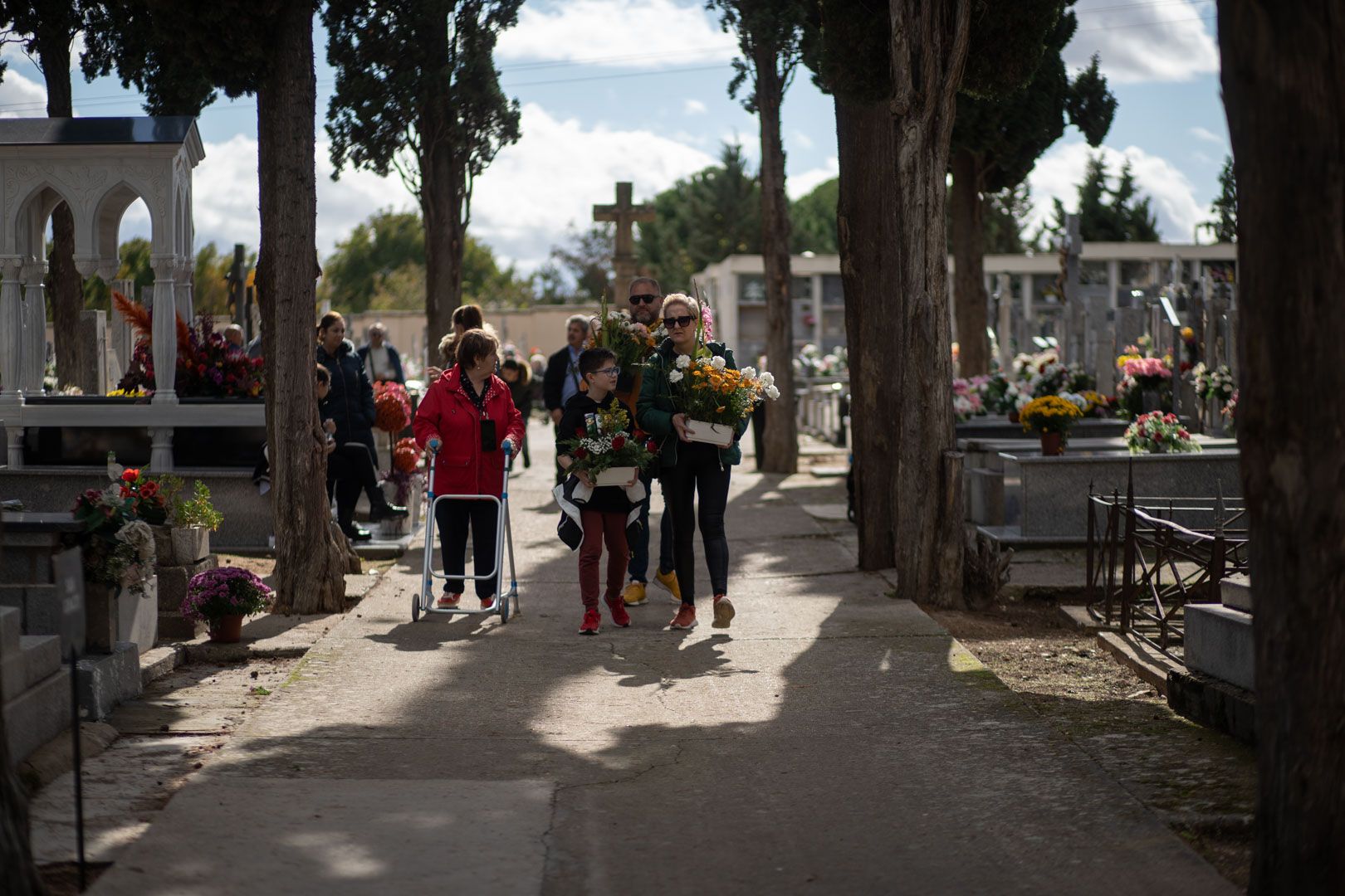 GALERÍA | La imágenes del Día de Todos los Santos en el cementerio de Zamora