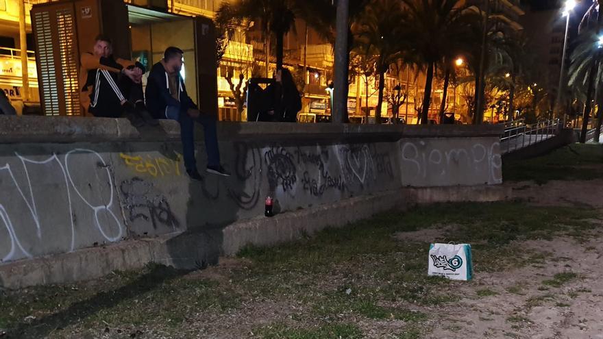 Pillan a cinco jóvenes haciendo grafitis en s&#039;Arenal de Llucmajor