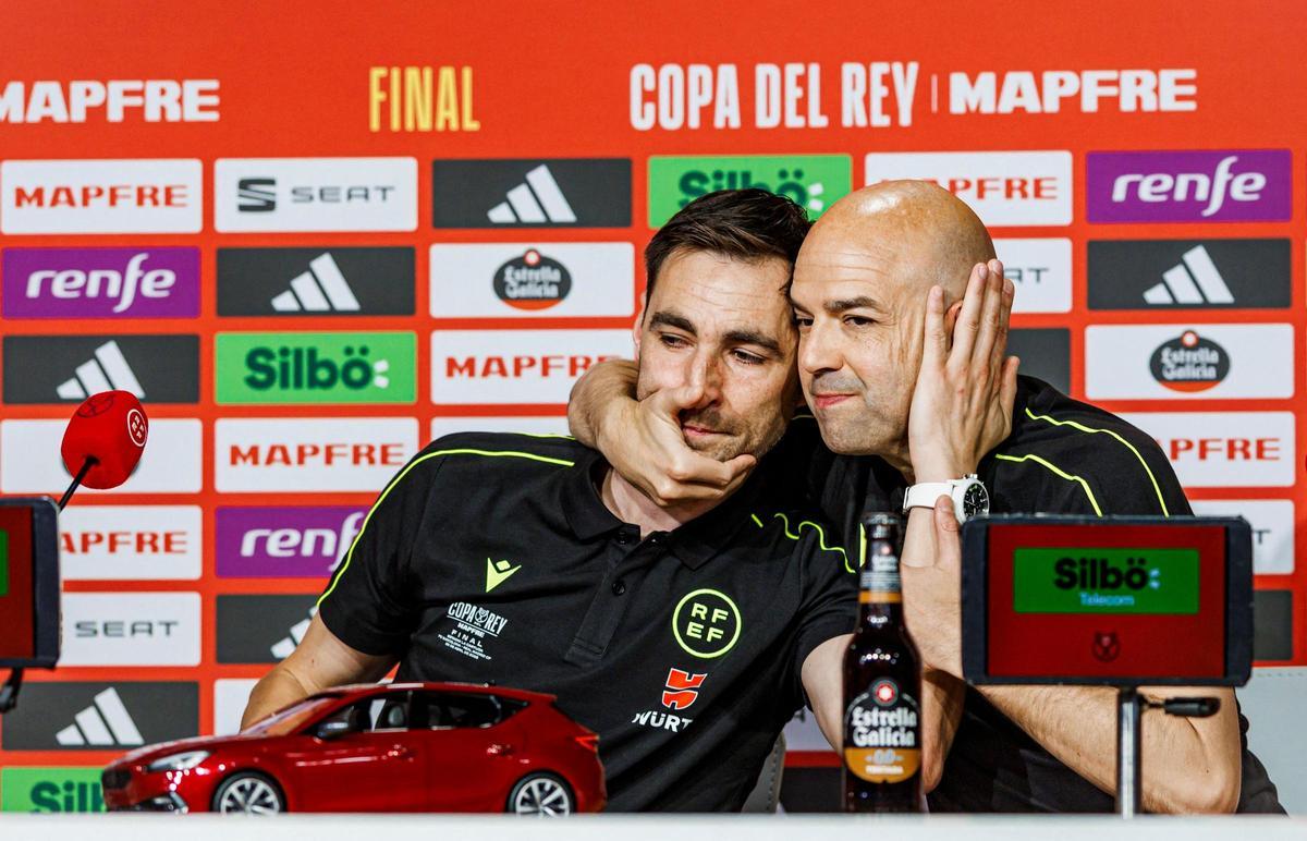 De Burgos Bengoetxea y González Fuertes, árbitros de la final de Copa.