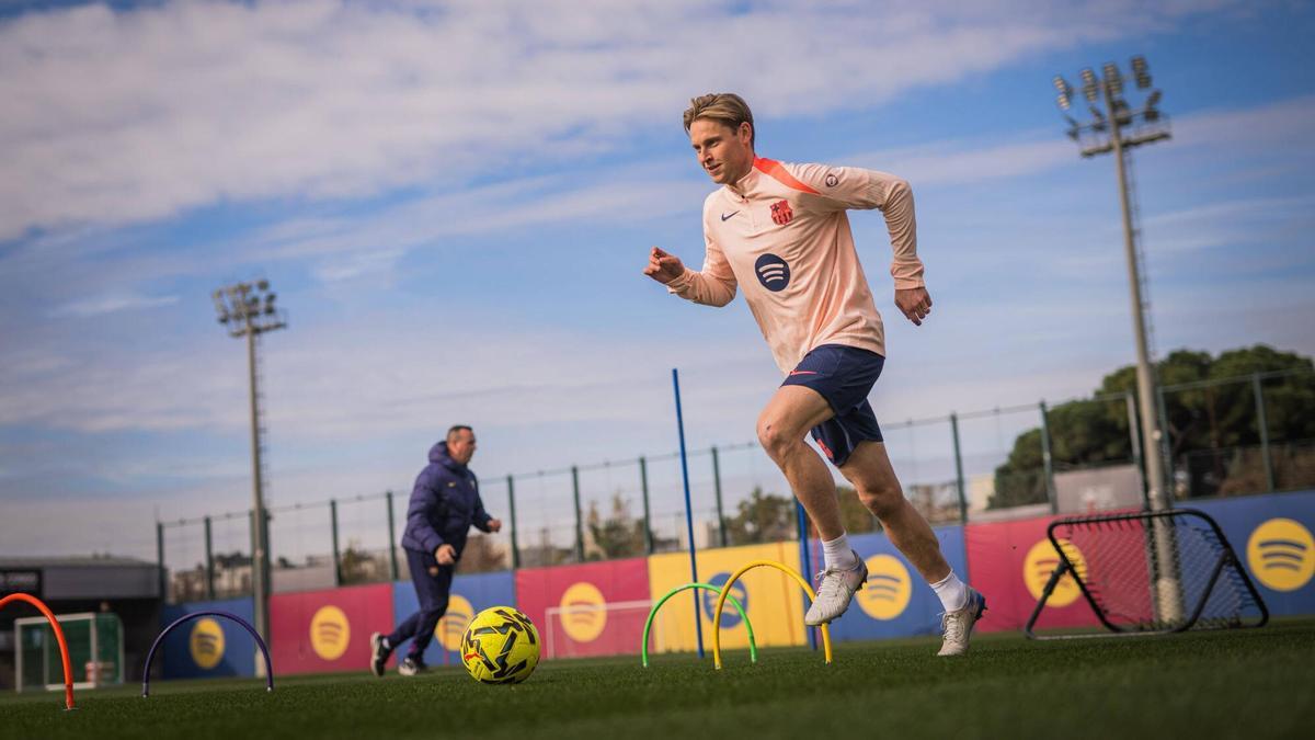 Flick recupera a los internacionales para el penúltimo entrenamiento antes del choque con el Atlético