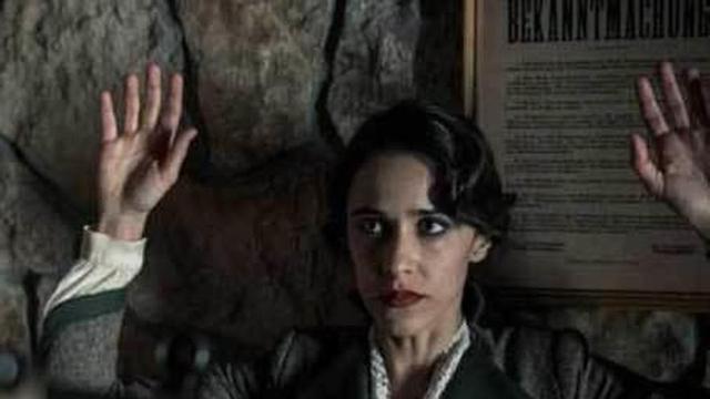 Macarena García, como Lola Mendieta.