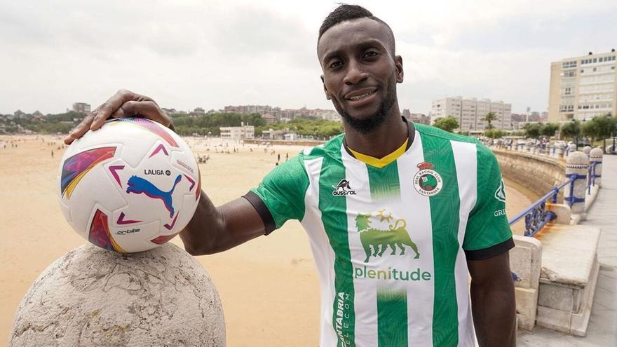 Lago Junior, exjugador del Mallorca, denuncia un acto racista en Santander: «Me escupieron desde un balcón»