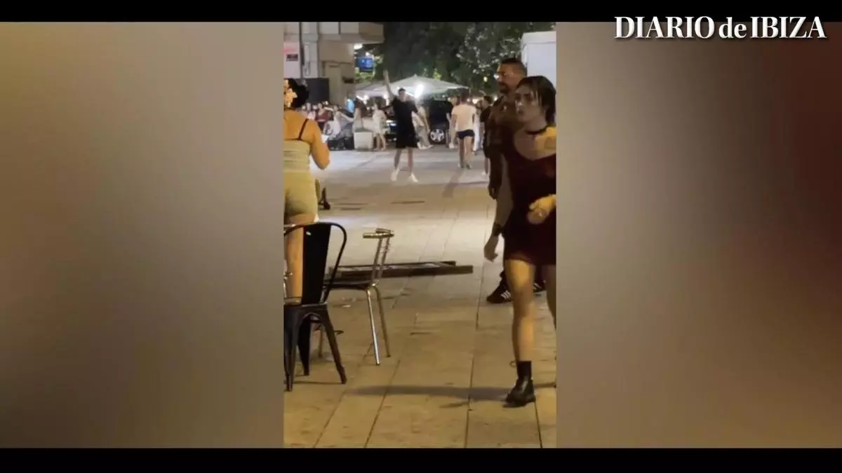 Pánico y carreras en Ibiza por un tiroteo: «Volaron sillas, mesas y cubertería»