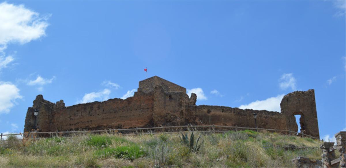 Vistas del castillo de Trasmoz, que todavía sigue cerrado.