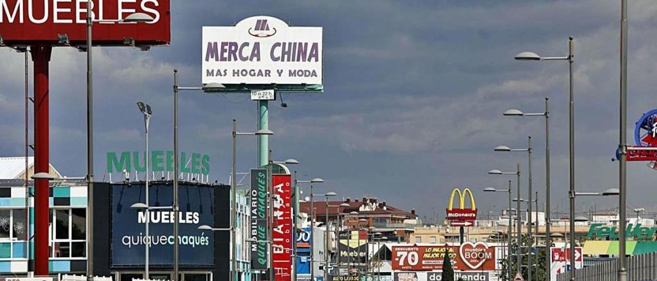 La ciudad del comercio  engullida por el silencio