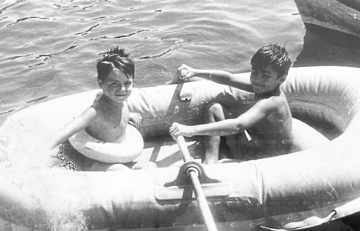 La Ciudad que Viví: Manuel Crespo Díaz, con su hermano.
