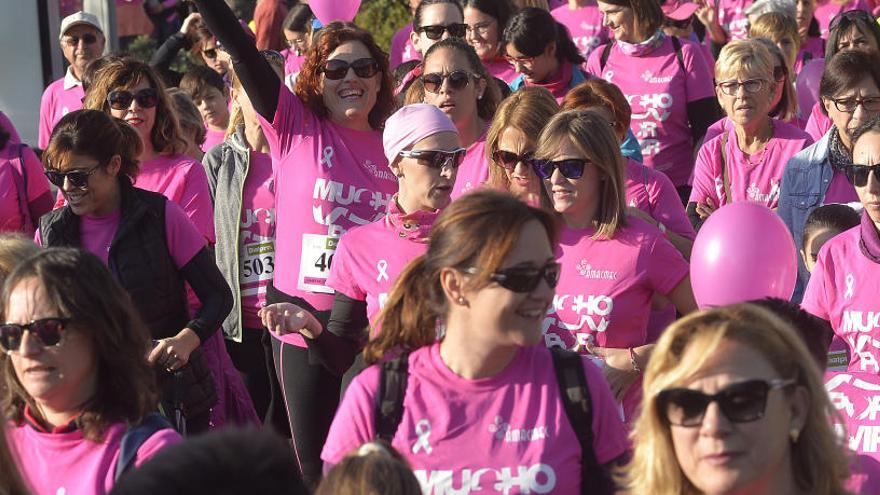 Los comercios agotan las inscripciones para la carrera contra el cáncer de mama