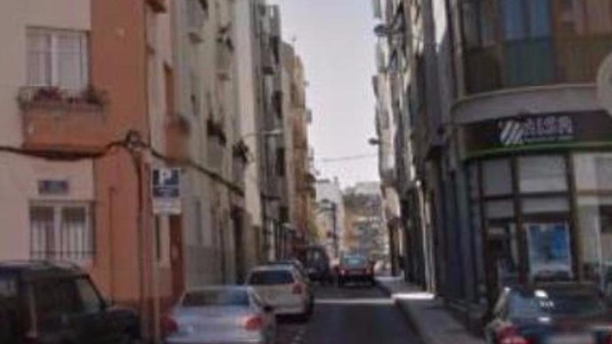 Grave un niña de 12 años al caerse de un tercer piso en Tenerife