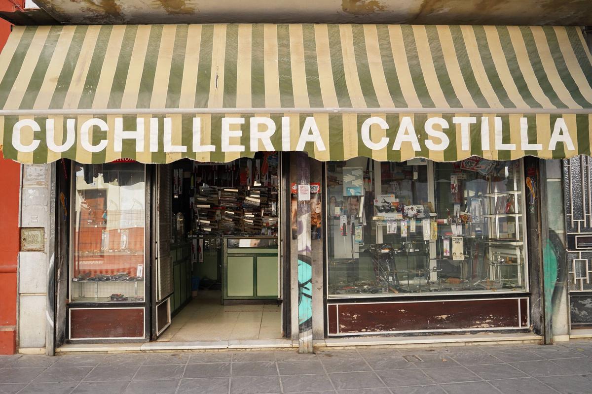 La cuchillería Castillba, representada por Enrique González, Trianero de Honor en la Velá de Santa Ana 2026 (Sevilla)