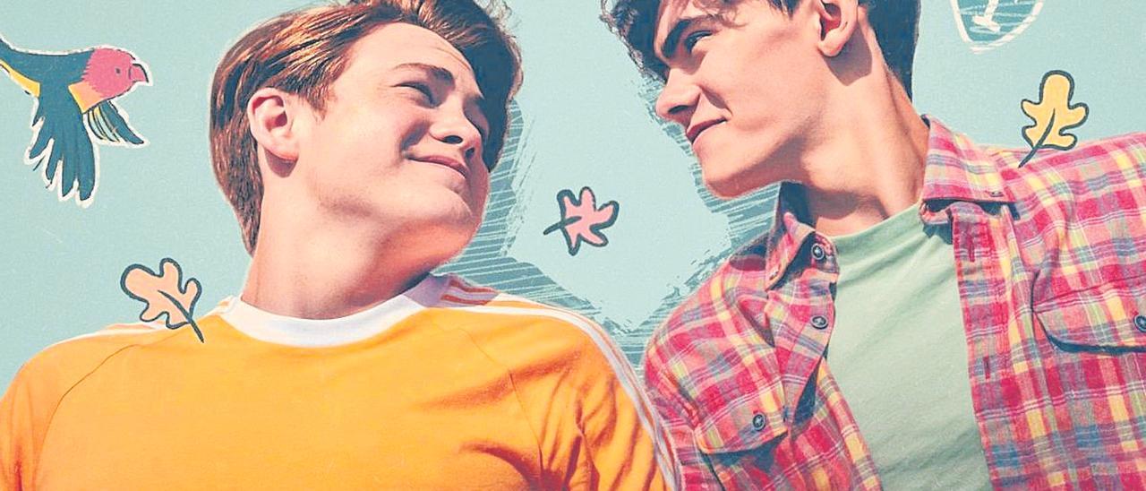 ‘Heartstopper’: Basada en el webcómic y la novela gráfica creada por Alice Oseman. Escrita por la propia Osman, la serie  de Netflix se centra en la historia de Charlie Spring, un alumno gay que se enamora de su compañero de clase Nick Nelson. Una historia de amor adolescente.