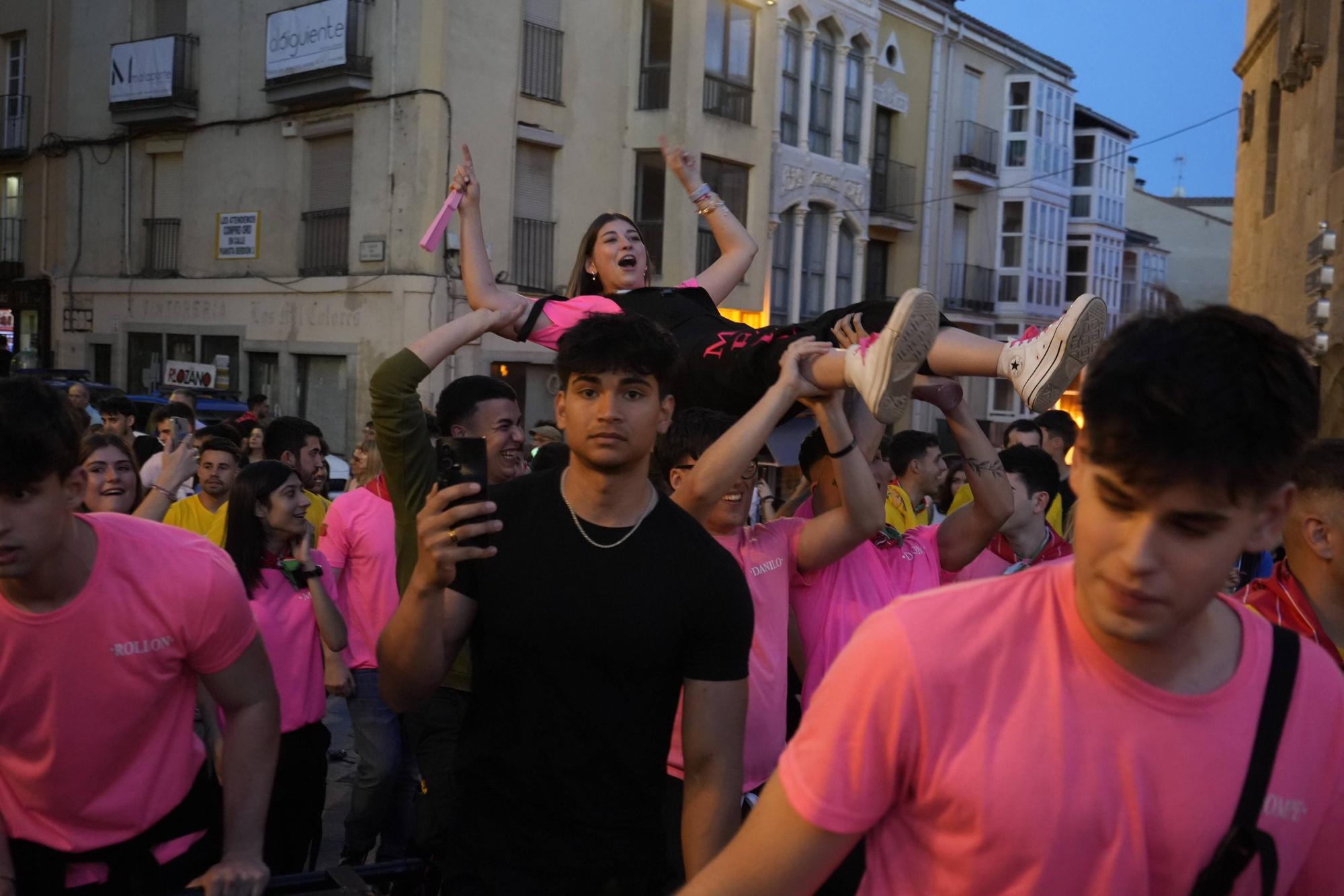 Zamora. Desfile de peñas La Gobierna San Pedro