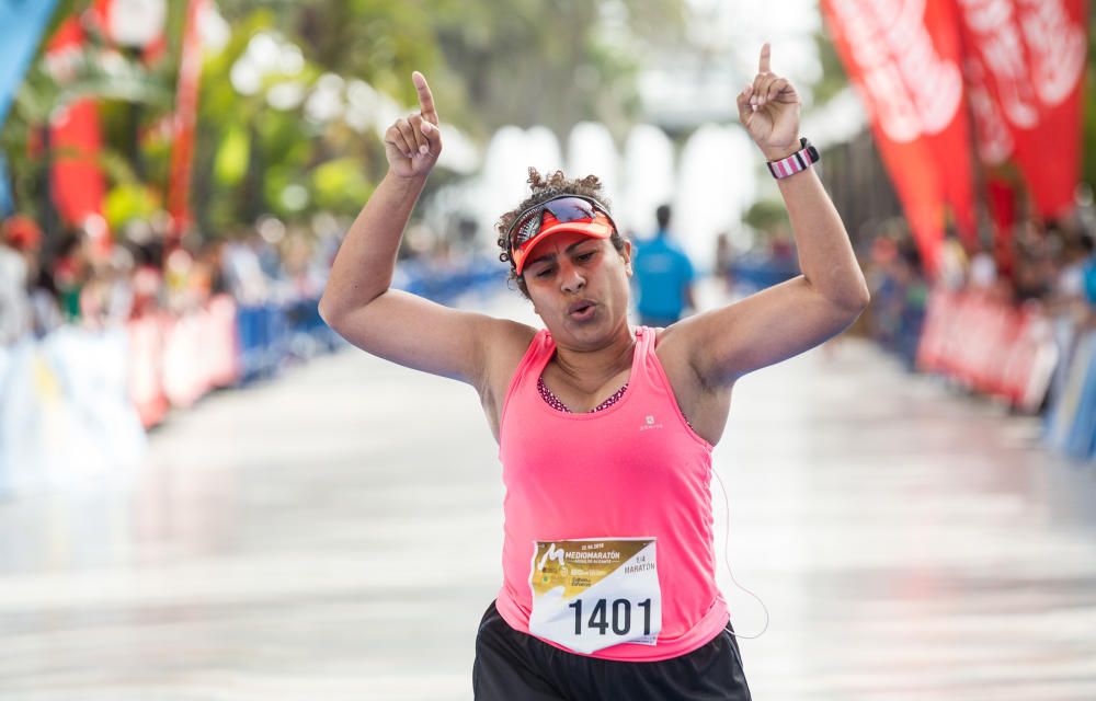 Hamid se adjudica el Medio Maratón de Alicante.