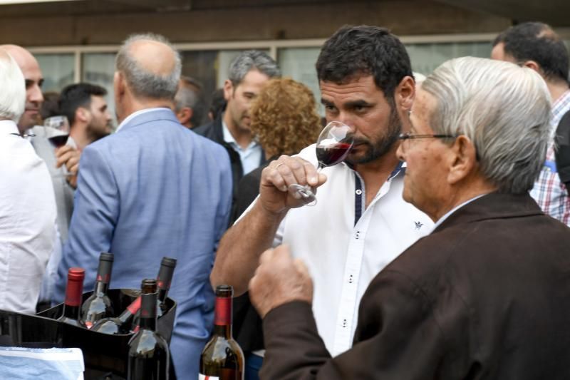 GRAN CANARIA  14-05-2018   LAS PALMAS DE GRAN CANARIA. Descorche de la primera botella de vino de esta temporada. FOTOS: JUAN CASTRO  | 14/05/2018 | Fotógrafo: Juan Carlos Castro