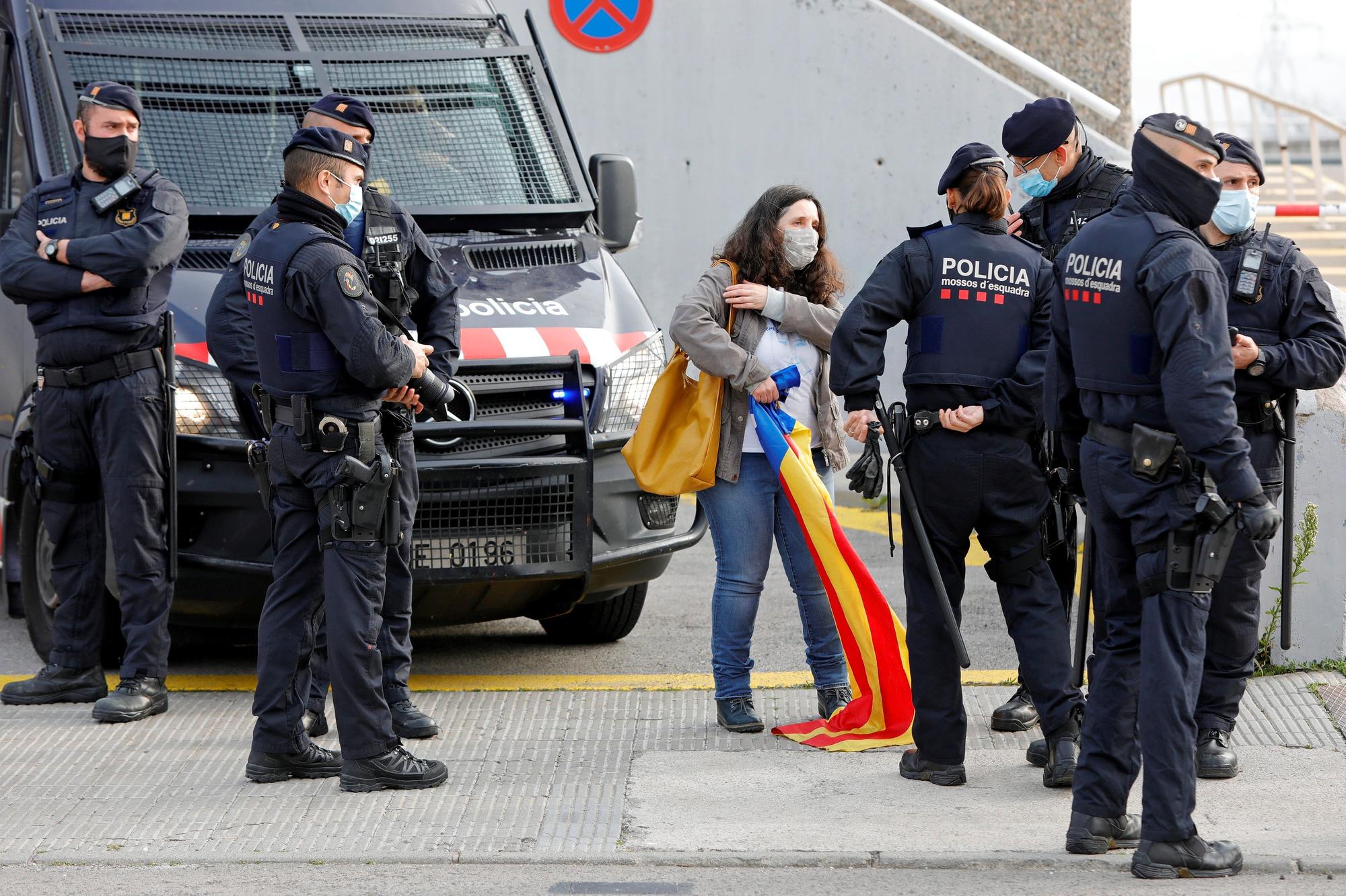 Protestas en Cataluña durante la visita del Rey y Sánchez a la planta de Seat en Martorell