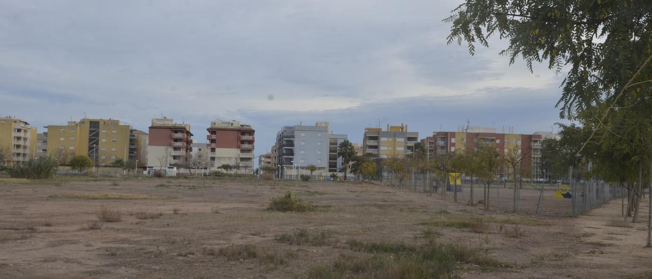 Uno de los espacios implicaría sacrificar el parque canino y las pistas de tenis.