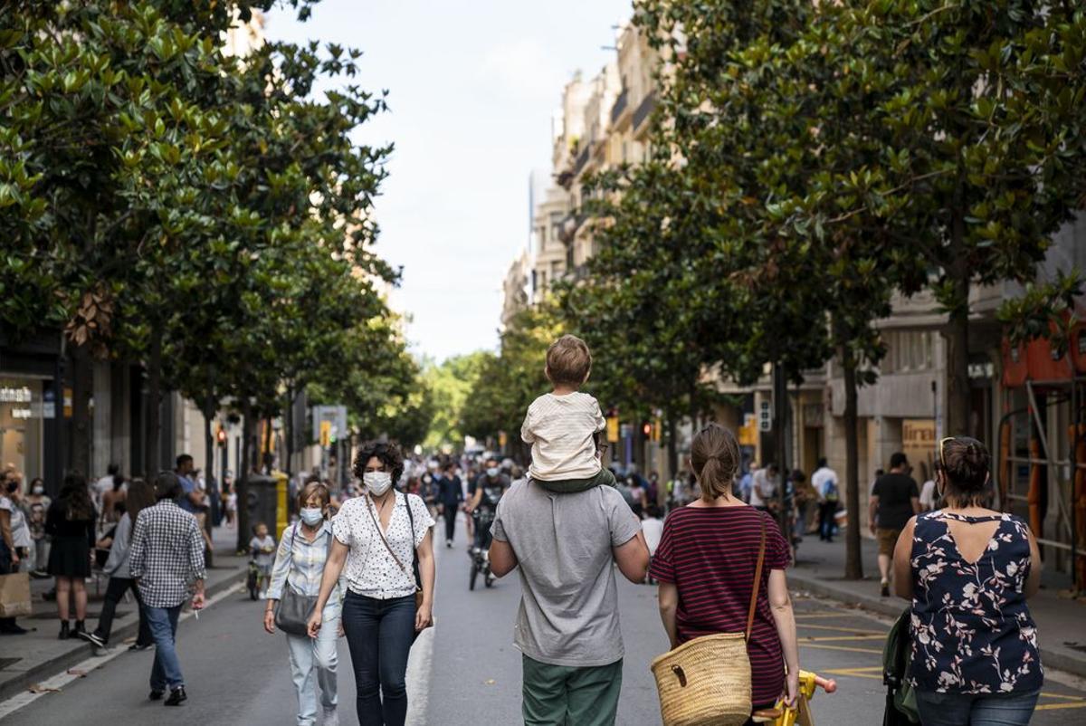 Barcelona triplica els ajuts econòmics
