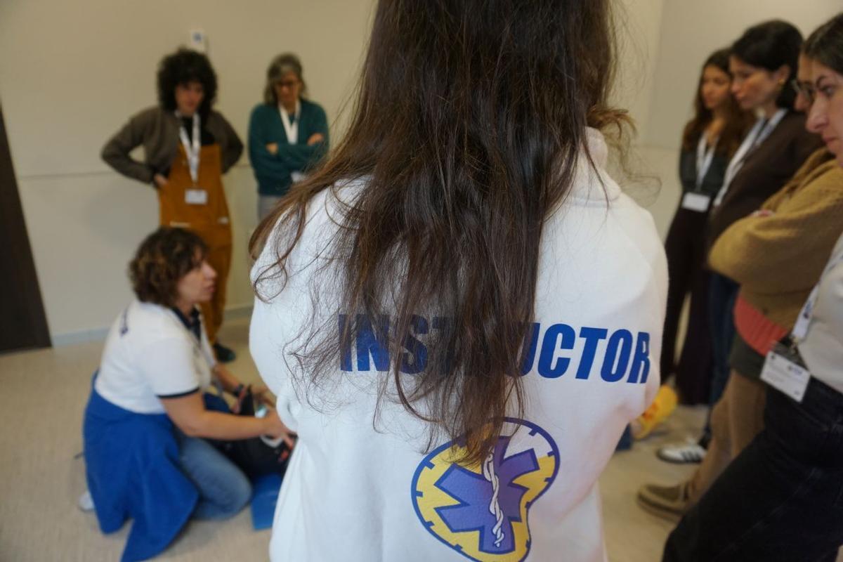 Enfermeras y médicos se forman en atención al trauma grave en el Colegio Oficial de Enfermeria de Ourense