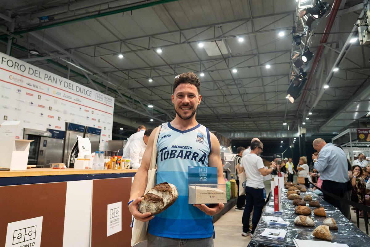 El mejor pan del Mediterráneo lo hace Salvador Paterna en Tobarra