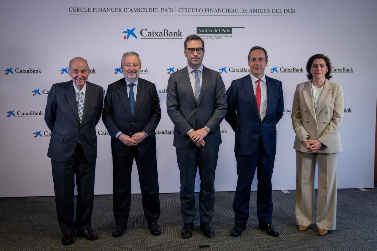 Miquel Roca, Tomàs Muniesa, Carlos Cuerpo, Gonzalo Gortázar y Maria Lluïsa Martínez, este miércoles, antes del acto