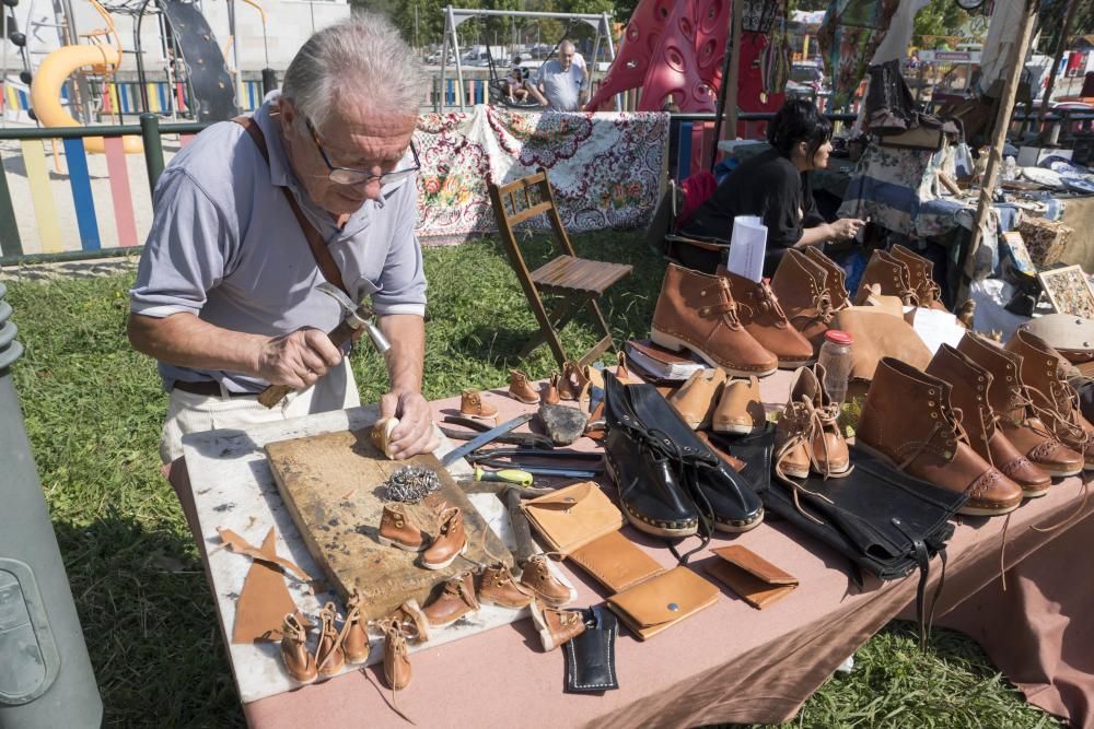 El parque de Barreiro acoge actividades y talleres para mayores y pequeños.