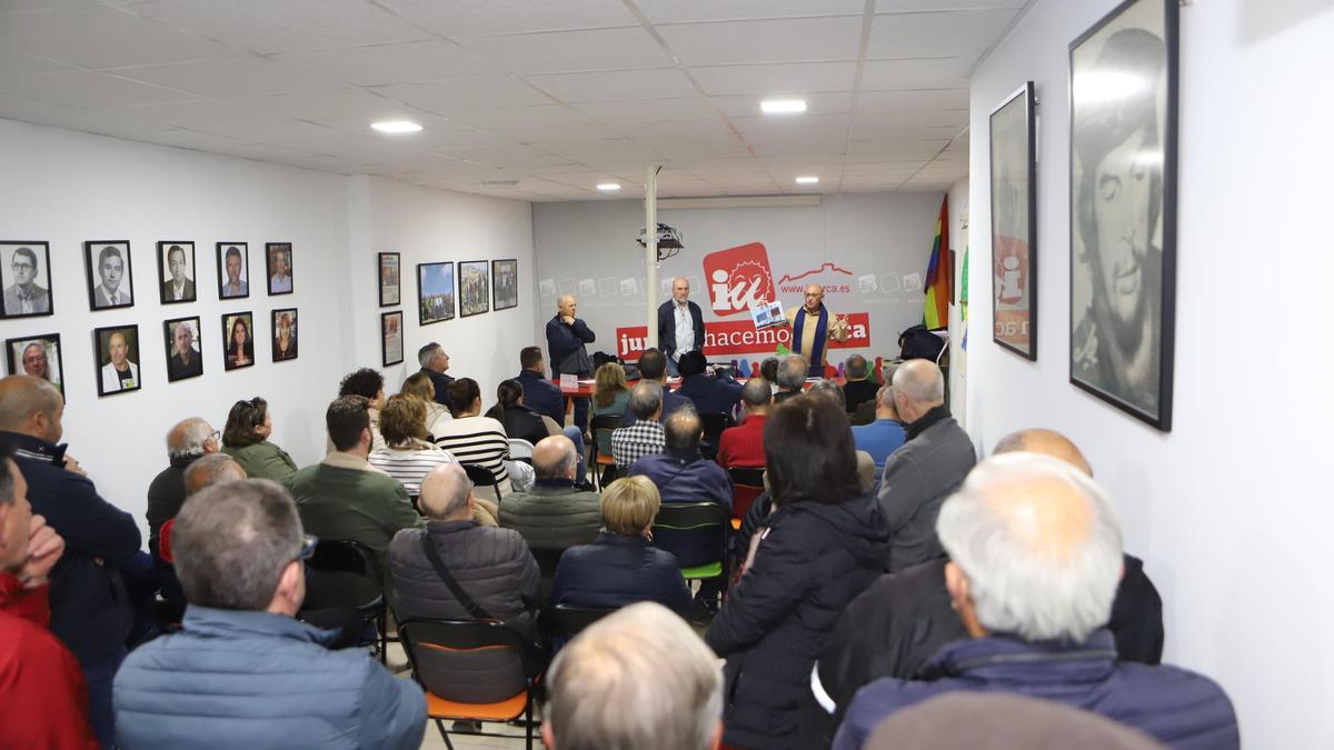 Reunión de 'Stop Biogás Lorca', promotora de la manifestación.