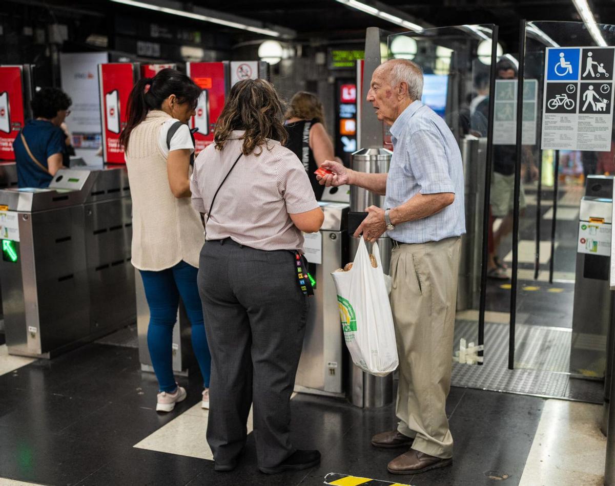 120.000 jubilats poden carregar la T-4 només a les estacions de FGC