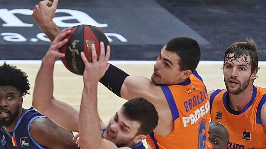 Alberto Abalde, el mejor del partido en la vuelta a La Fonteta