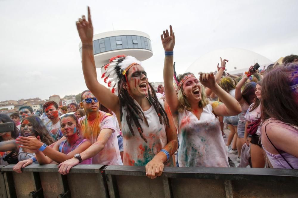 Holi Party en el Niemeyer