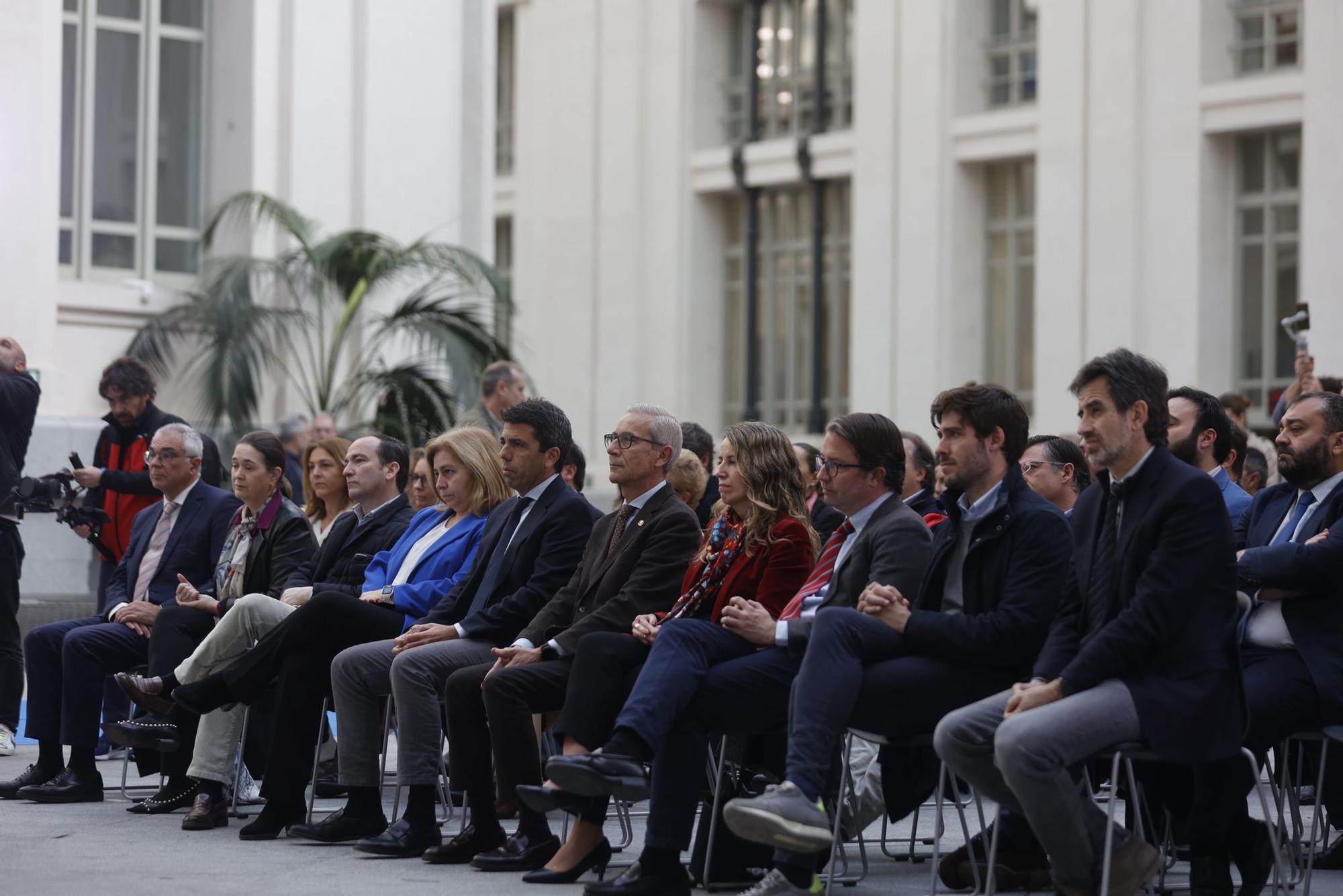 Las mejores imágenes de la recepción a las falleras en el Ayuntamiento de Madrid