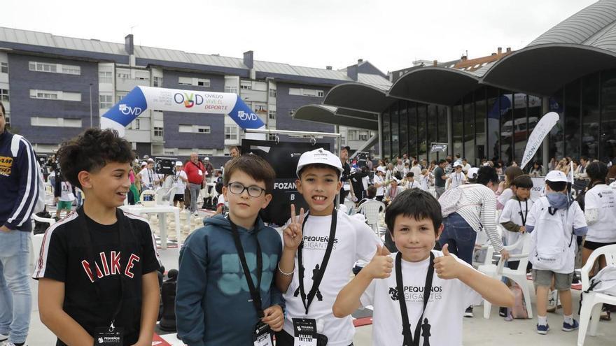 El IV torneo "Pequeños Gigantes" congrega en Oviedo a más de 400 pequeños maestros del ajedrez, en imágenes