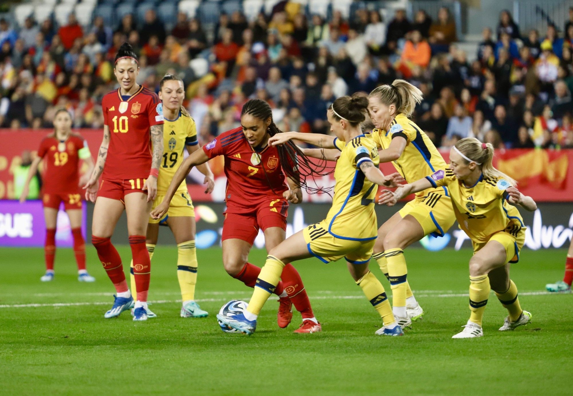 La victoria de la selección femenina de fútbol ante Suecia en La Rosaleda, en imágenes