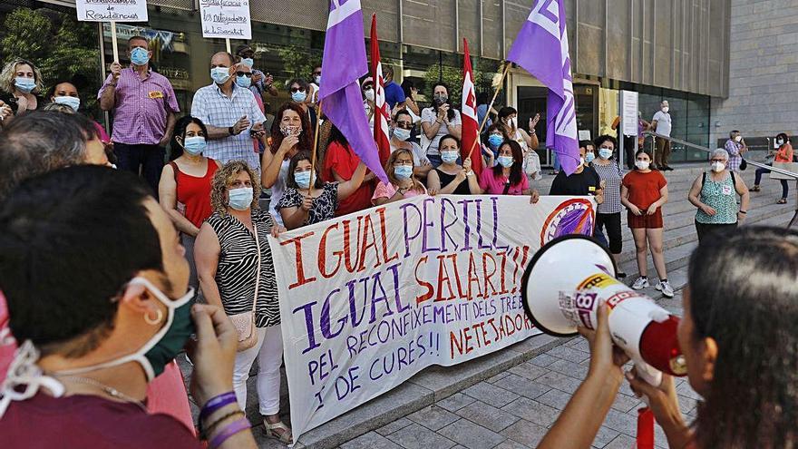 Protesta  del personal de neteja a Girona