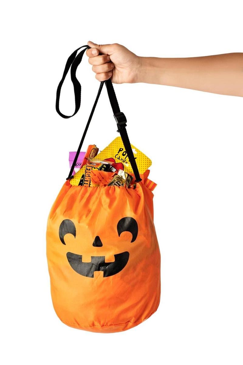 Halloween bolsa de Flying Tiger perfecta para guardar tus chuches. (Precio: 3 euros)