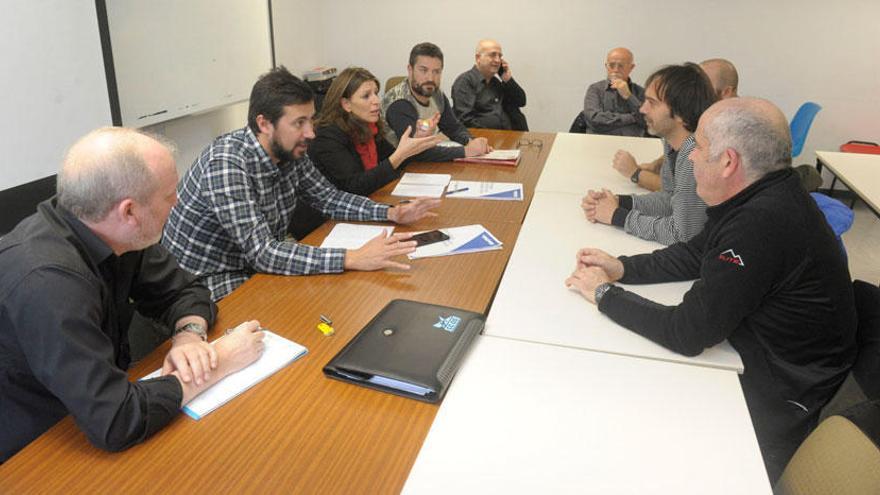 Reunión de los candidatos de En Marea con representantes del comité de empresa.