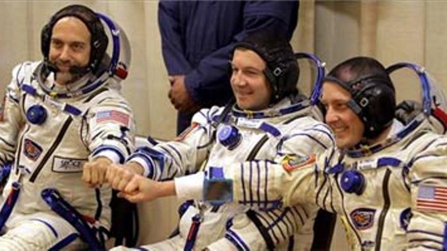 La Nave Soyuz se acopla con éxito a la plataforma orbital